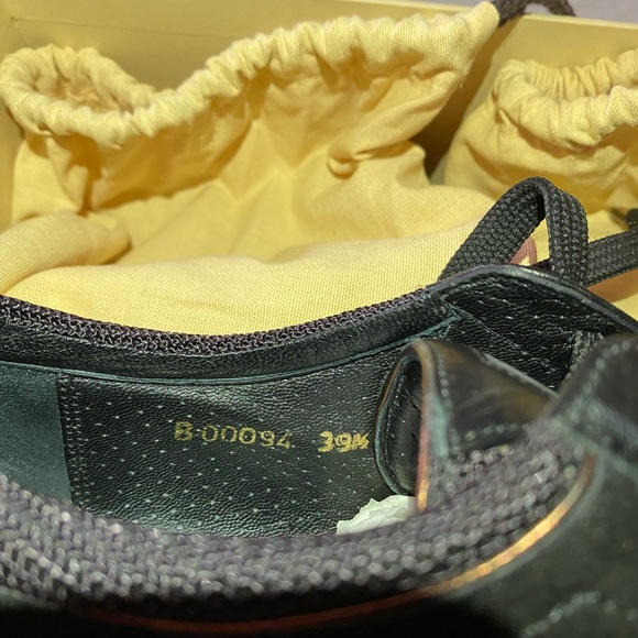 Rare Authentic Louis Vuitton suede/leather woman’s sneakers. - Picture 9 of 10